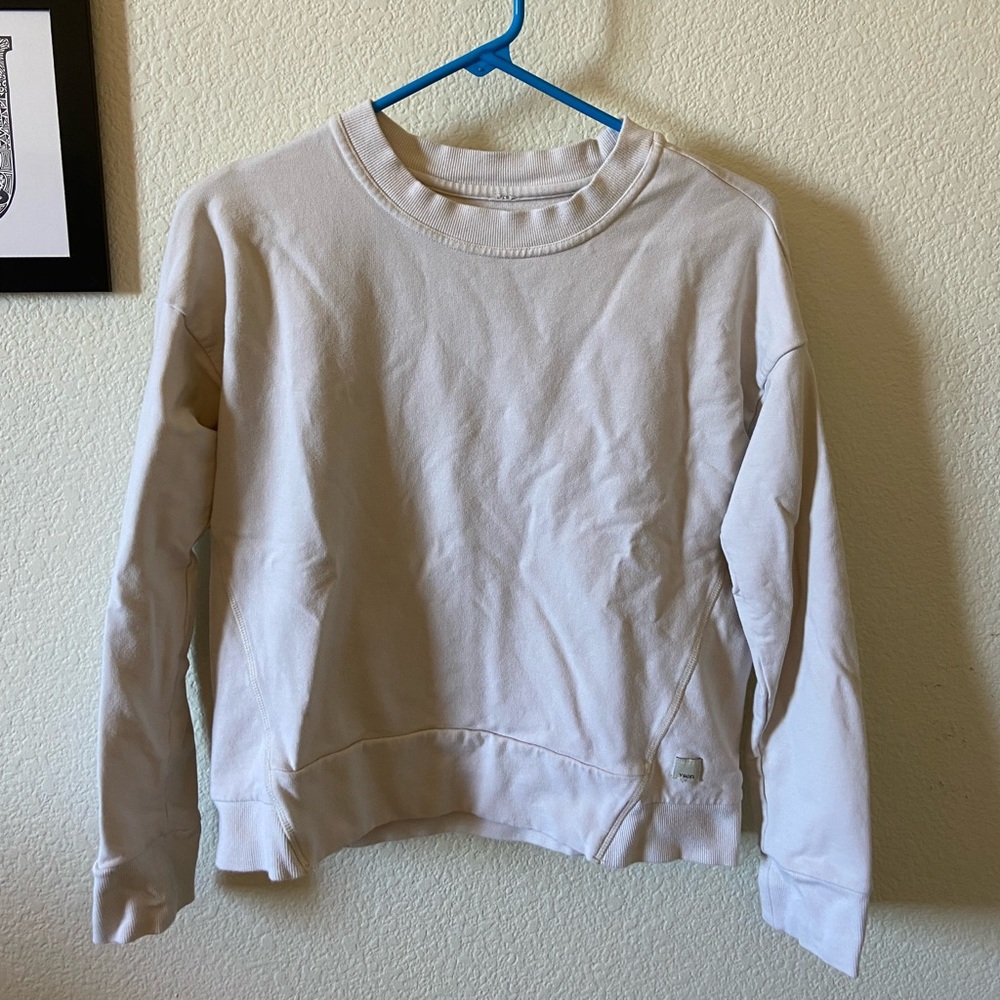 Vuori womens crewneck sweatshirt in cream / white / off white, size small